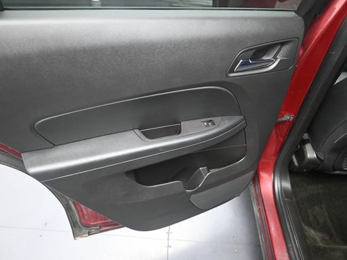 Used 2017 Chevrolet Equinox LT FWD image 18