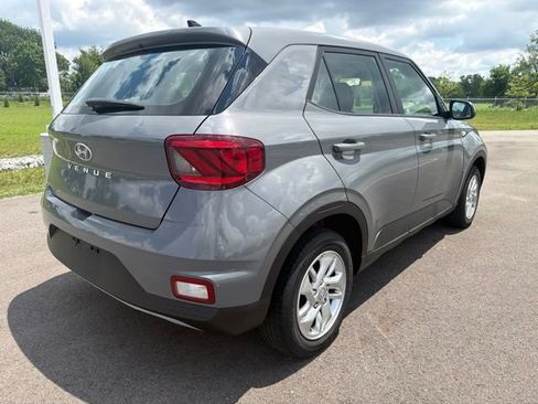 Used 2021 Hyundai Venue SE FWD image 7