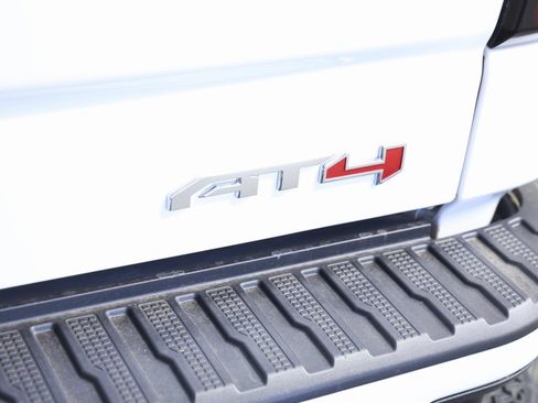 Certified 2024 GMC Sierra 1500 AT4 w/ Technology Package image 9