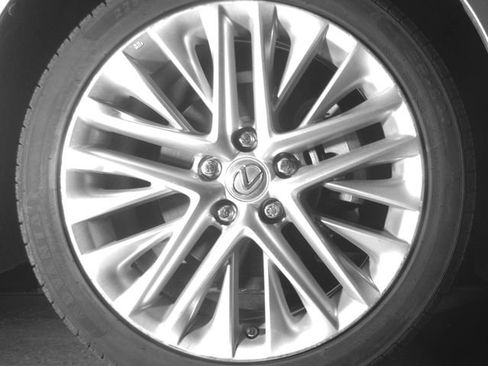 Used 2014 Lexus ES 350 w/ Luxury Package image 36