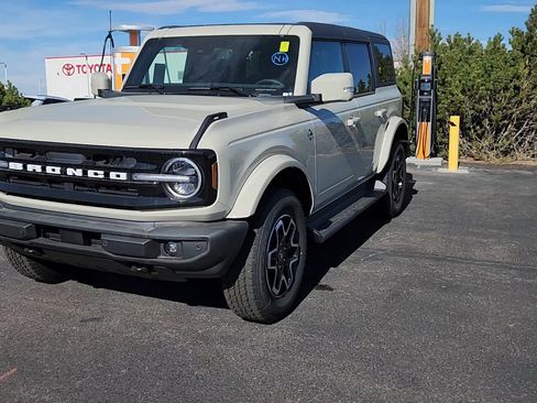 New 2025 Ford Bronco Outer Banks image 4