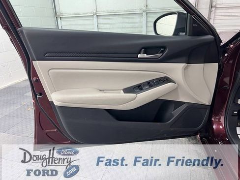 Used 2025 Nissan Altima 2.5 SV image 20