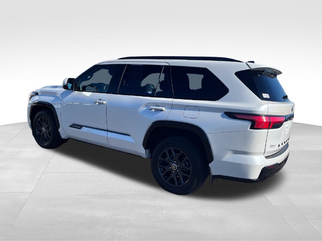Used 2023 Toyota Sequoia Platinum AWD/4WD image 3