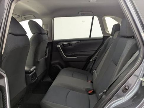 Used 2022 Toyota RAV4 LE AWD/4WD image 17