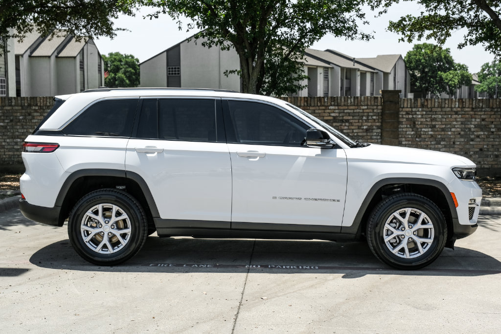 Used 2022 Jeep Grand Cherokee Limited RWD image 14