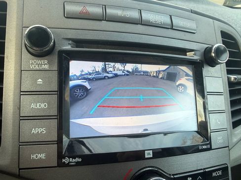 Used 2015 Toyota Venza XLE w/ XLE Premium Package image 17