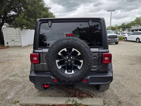 Certified 2025 Jeep Wrangler Unlimited Rubicon AWD/4WD image 6