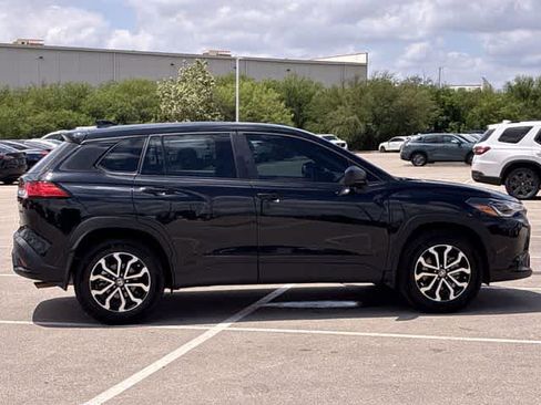 Used 2024 Toyota Corolla Cross AWD Hybrid image 7