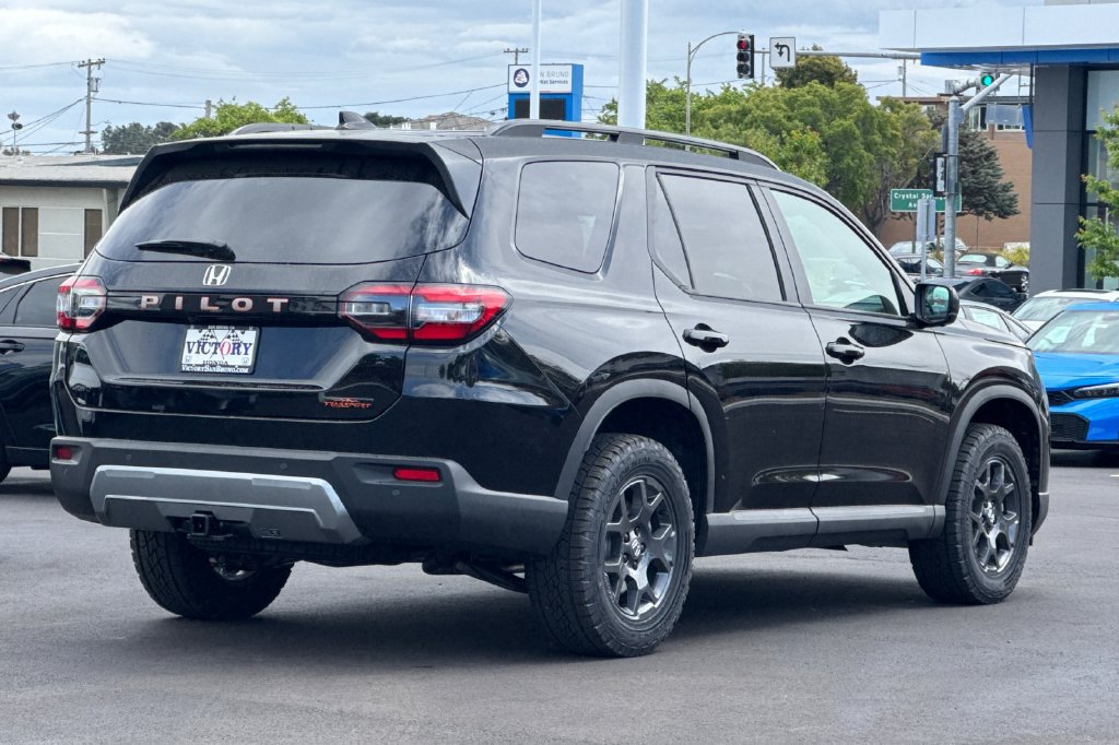 New 2026 Honda Pilot TrailSport image 4