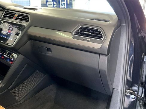 Used 2023 Volkswagen Tiguan SE AWD/4WD image 13