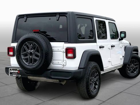 Used 2024 Jeep Wrangler Sport S image 11