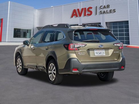 Used 2025 Subaru Outback Premium AWD/4WD image 9