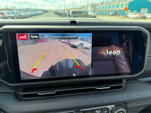 Used 2025 Jeep Wrangler Sahara w/ Safety Group image 22