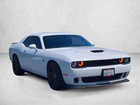Used 2018 Dodge Challenger SRT Hellcat RWD image 3