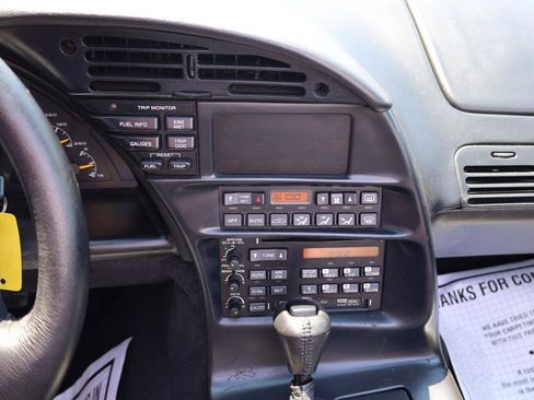 Used 1995 Chevrolet Corvette Convertible RWD image 12