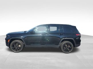 Used 2023 Jeep Grand Cherokee Limited w/ Luxury Tech Group II AWD/4WD video 2