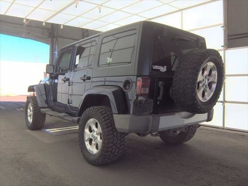 Used 2013 Jeep Wrangler Unlimited Sahara image 7