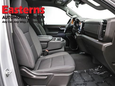 Used 2022 Chevrolet Silverado 1500 LT AWD/4WD image 26