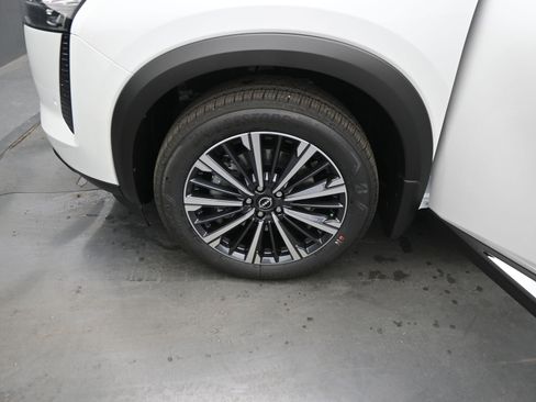 New 2026 Nissan Pathfinder Platinum AWD/4WD image 22