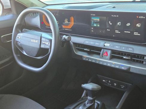 Used 2025 Kia K4 LXS image 20