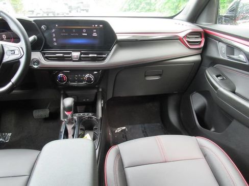 Used 2024 Chevrolet TrailBlazer RS FWD image 14