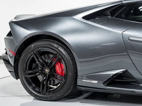 Used 2021 Lamborghini Huracan EVO RWD image 47
