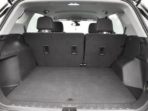 Used 2024 GMC Terrain SLE FWD image 16