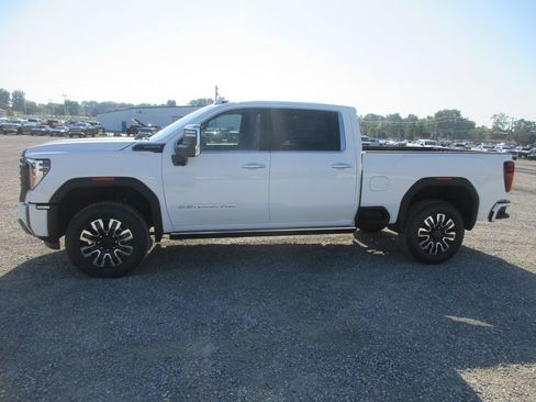 New 2026 GMC Sierra 3500 Denali Ultimate AWD/4WD image 10