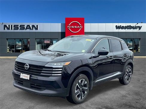 Used 2025 Nissan Kicks SV w/ Illumination Package image 4