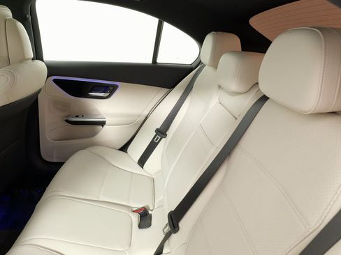 Used 2024 Mercedes-Benz C 300 4MATIC Sedan image 59