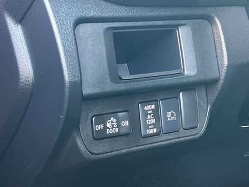 Used 2019 Toyota Tacoma TRD Off-Road image 31