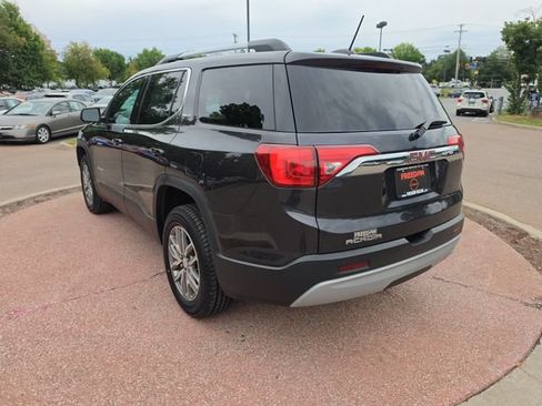 Used 2017 GMC Acadia SLE FWD image 3