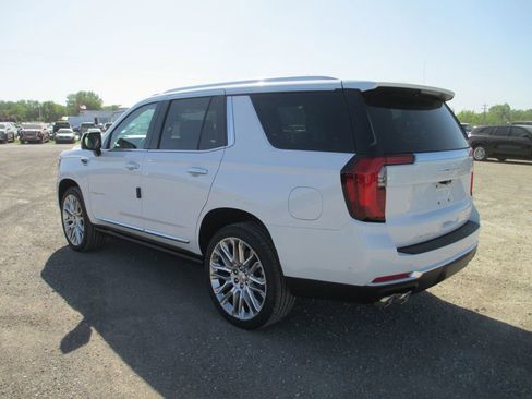 New 2026 GMC Yukon Denali w/ Denali Reserve Package AWD/4WD image 5