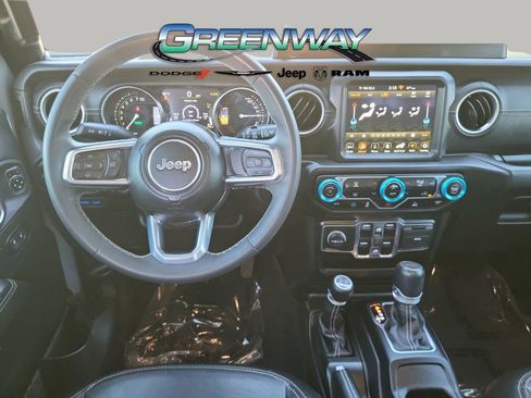 Used 2023 Jeep Wrangler Unlimited Sahara image 9
