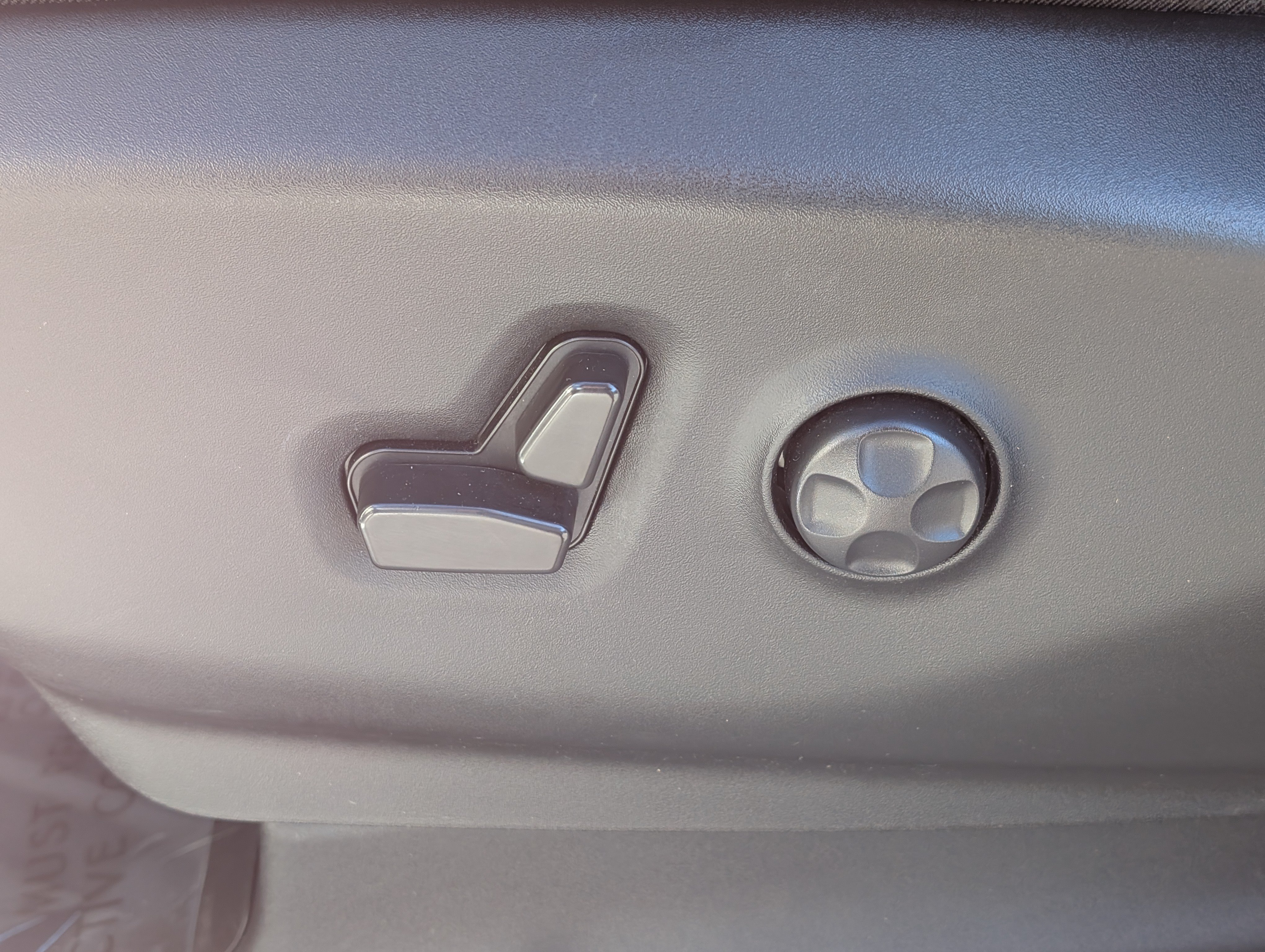 Used 2023 Chrysler Pacifica Touring-L FWD image 24