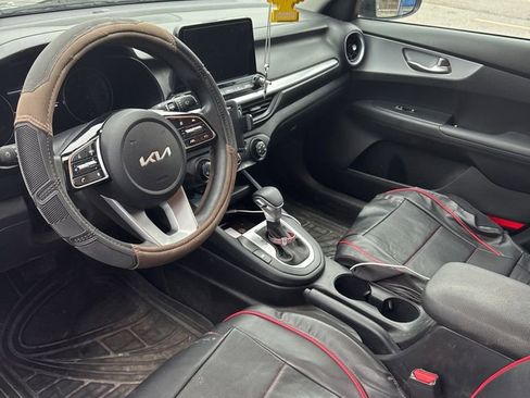 Used 2024 Kia Forte LXS w/ LXS Technology Package FWD image 8