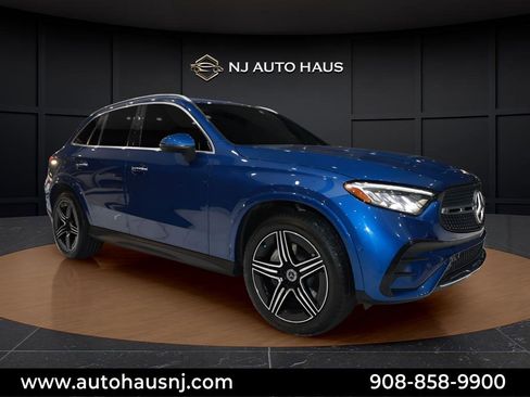 Used 2024 Mercedes-Benz GLC 300 4MATIC w/ AMG Line image 1