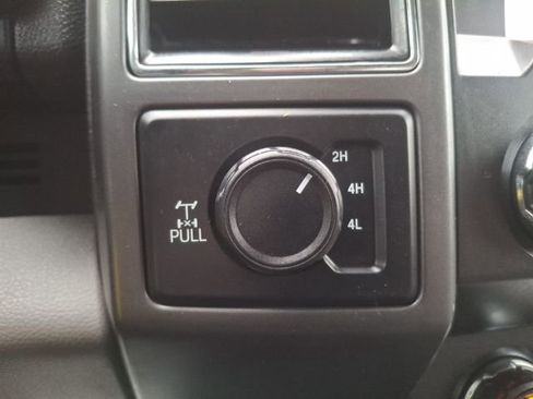 Used 2020 Ford F150 XLT image 23