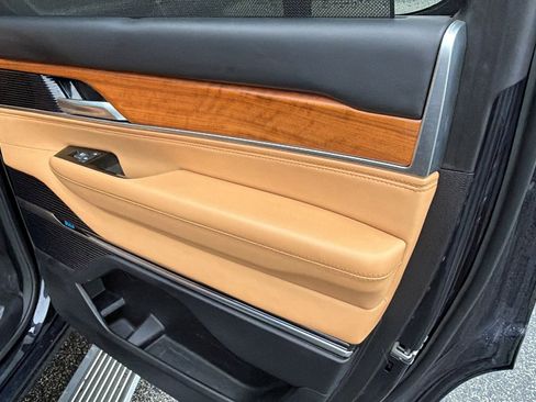 Used 2025 Jeep Grand Wagoneer Series III w/ Rear Seat Video Group 1 AWD/4WD image 20