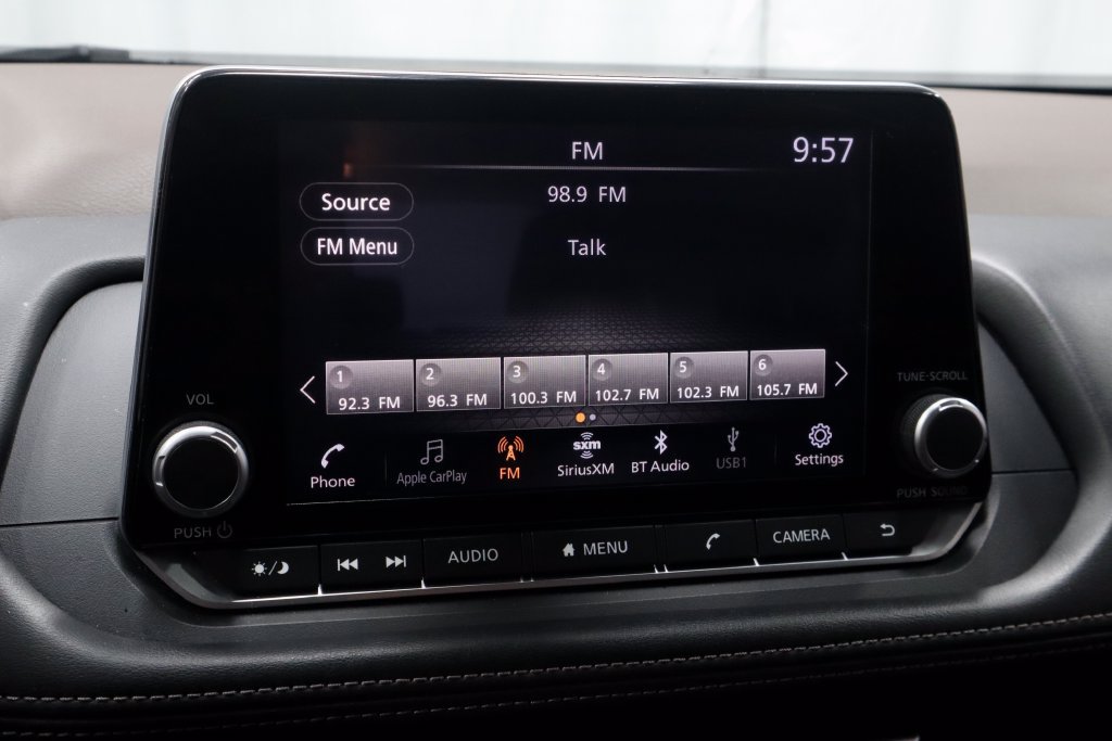 Used 2023 Nissan Rogue S FWD image 3