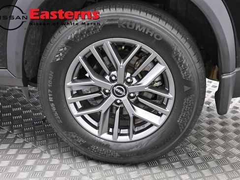 Used 2023 Nissan Rogue S AWD/4WD image 33