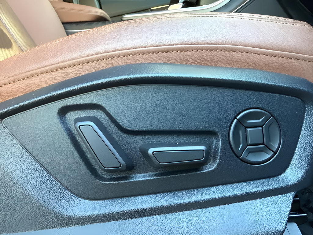 Used 2023 Audi Q8 Premium Plus AWD/4WD image 45