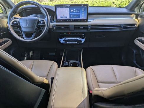 Used 2023 Lincoln Corsair Reserve w/ Equipment Group 201A image 24