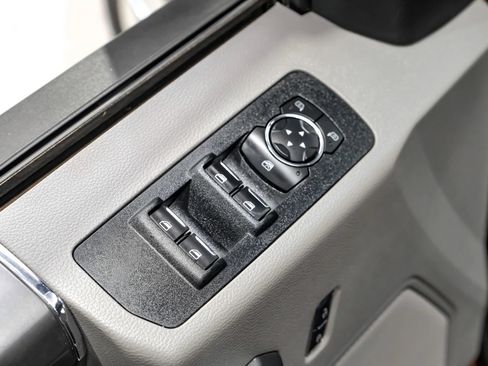 Used 2015 Ford F150 XLT w/ Equipment Group 302A Luxury RWD image 40