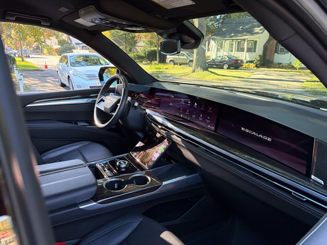 Used 2025 Cadillac Escalade ESV Luxury AWD/4WD image 18