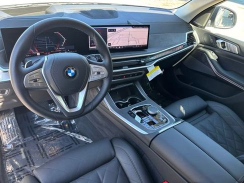 Used 2026 BMW X7 xDrive40i AWD/4WD image 16
