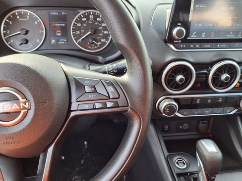 Used 2025 Nissan Sentra S image 12