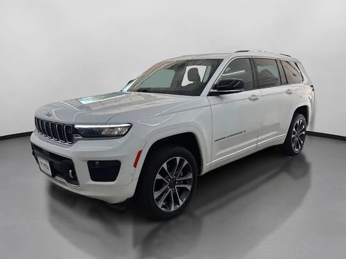 Used 2023 Jeep Grand Cherokee L Overland w/ Advanced Protech Group III AWD/4WD image 4