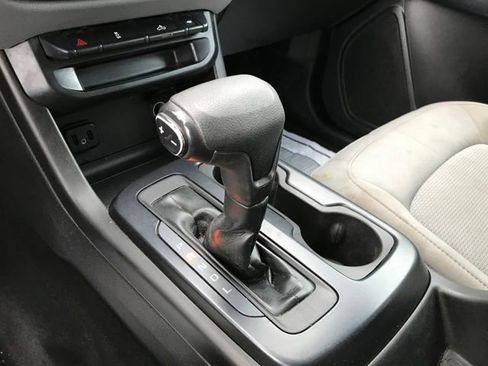 Used 2021 Chevrolet Colorado W/T image 11