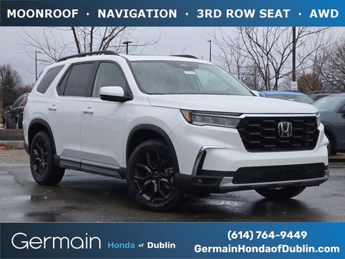 New 2025 Honda Pilot Touring image 1
